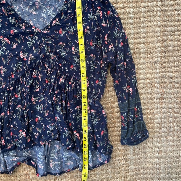 Lucky Brand L Navy Blue Floral v-neck Long Sleeve Top - Picture 7 of 7